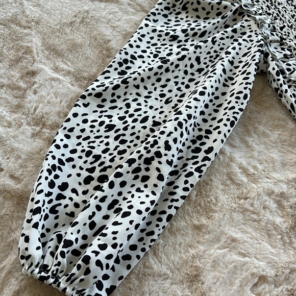 Nasty Gal Collection Dalmatian print long sleeve blouse, size 2 - Picture 3 of 6